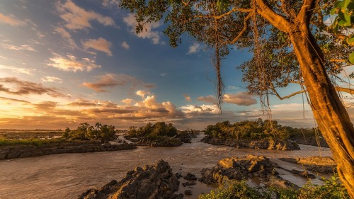 stones-laos.jpg