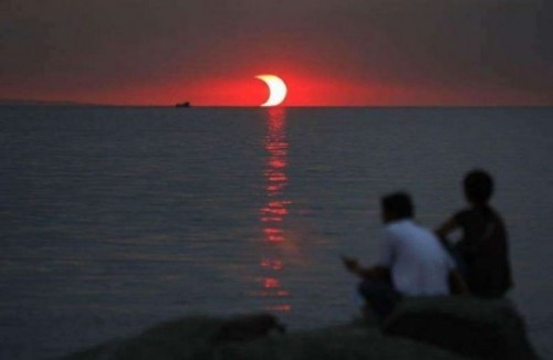 eclipce-y-atardecer.jpg