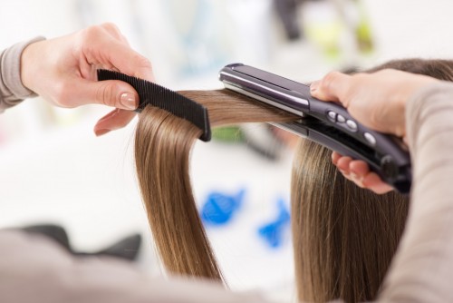 planchando-el-cabello.jpg