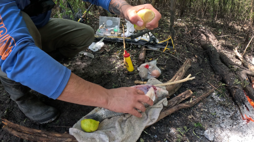 pescando-palometas-y-cocinando-boga-a-la-estaca-en-el-rio-correntoso-27.png