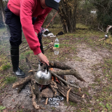 Pescando-y-cocinando-en-la-orilla-del-Arroyo-Urquiza-16