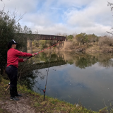 Pescando-y-cocinando-en-la-orilla-del-Arroyo-Urquiza-17