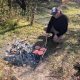 Pescando-y-cocinando-en-la-orilla-del-Arroyo-Urquiza-2