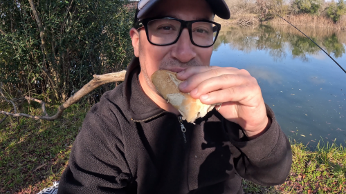 Pescando-y-cocinando-en-la-orilla-del-Arroyo-Urquiza-31.png