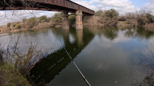 Pescando-y-cocinando-en-la-orilla-del-Arroyo-Urquiza-38.png