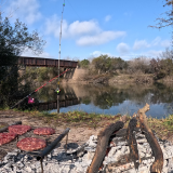 Pescando-y-cocinando-en-la-orilla-del-Arroyo-Urquiza-4